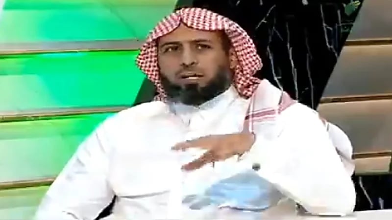 محامي يحذر من أخطاء قد تعرض ملاك السيارات للمساءلة في مخالفات لم يرتكبوها (فيديو)