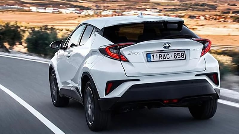 بالصور.. مواصفات تويوتا CHR الرياضية موديل 2022