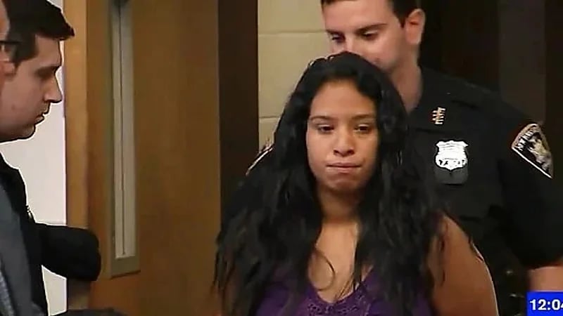 بالصور.. الغيرة تدفع امرأة لقتل أم طليقها وابنته