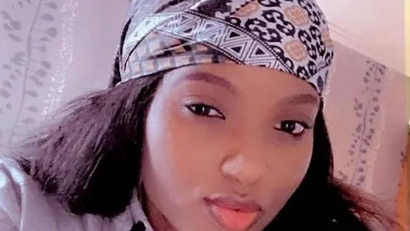 دفعها قس.. مضيفة طيران تركت وظيفتها في القطرية للصوم حتى الموت