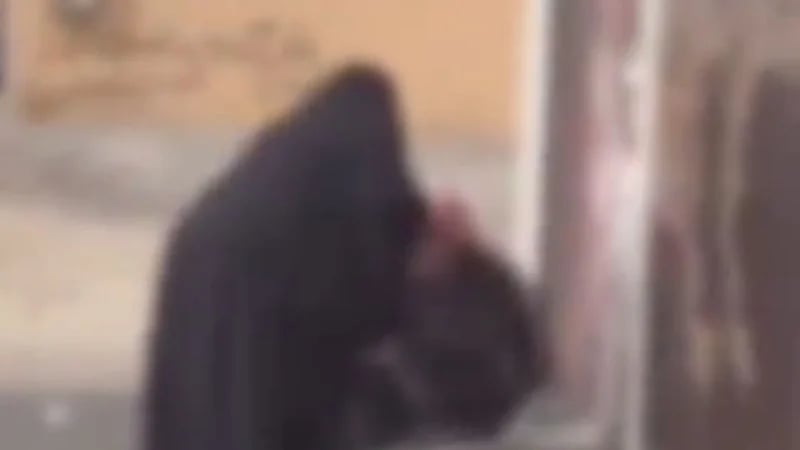 بالفيديو.. الجهات الأمنية تضبط عدد من المتسولين في الجوف