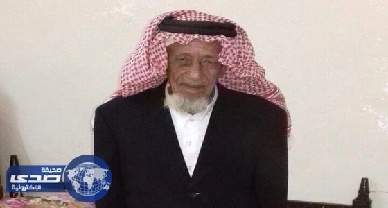 معمر يحتفل بزفافه وسط أبنائه وأحفاده وأقاربه بجازان