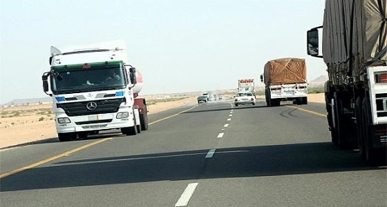 دهس شخصين أثناء إصلاحهما إطارات السيارة بمكة