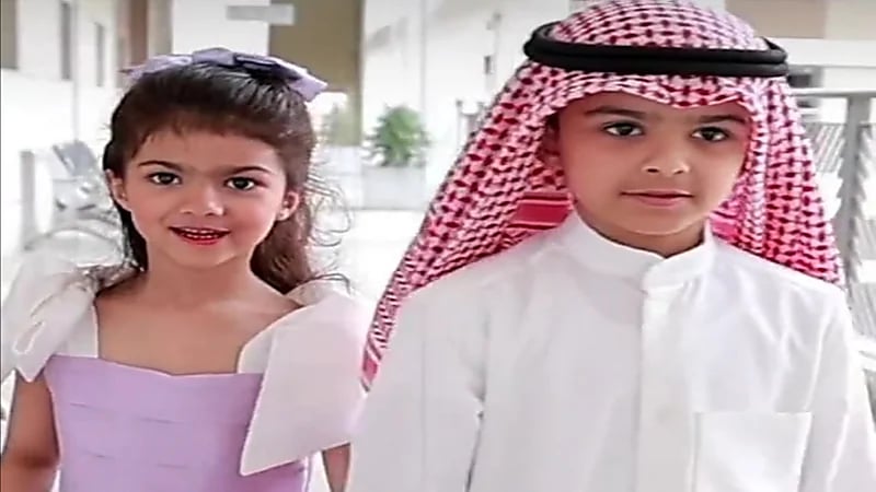 طفل في حفل تخرج أخته: كاشخ عشانها أحبها أكثر من أبوي وأمي.. فيديو