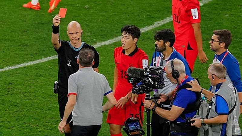 مدرب كوريا الجنوبية أول مدرب يتعرض للطرد في المونديال