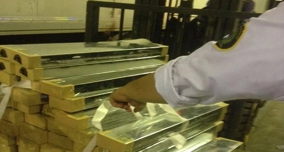 " الجمارك " تحبط تهريب 700 ألف حبة كبتاجون وكمية من الشبوا المخدر