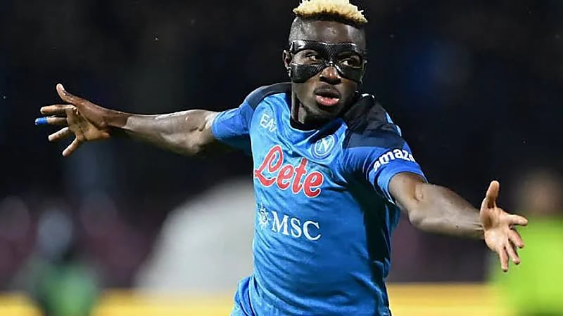 فابريزيو: صفقة أوسيمين إلى الهلال على وشك الانهيار