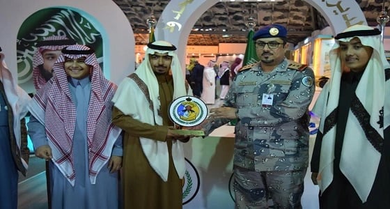 بالصور.. الأمير فهد بن مصعب ال سعود يزور معرض المديرية العامة لحرس الحدود