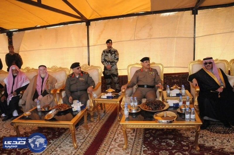 بالصور.. مدير الأمن العام يزور أسرة الشهيد الشراري وينقل تعازي نائب الملك