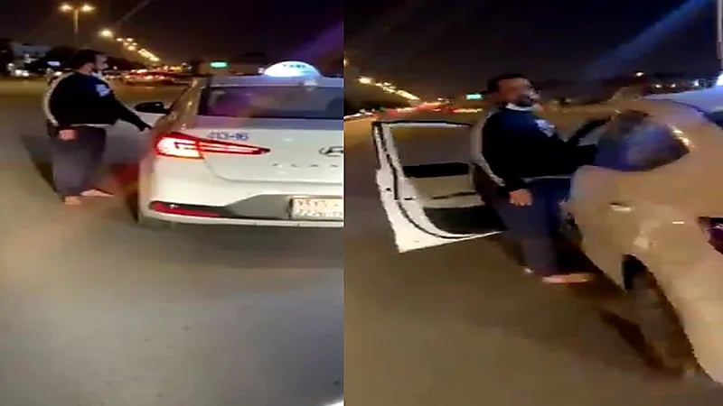 شاهد.. شخص يرفض دفع أجرة سائق تاكسي ويعتدي عليه بالضرب