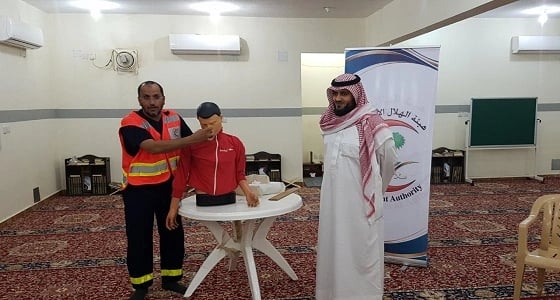 " هلال الزلفي " تقدم دورة تدريبية لنزلاء السجن حول الإسعافات الأولية