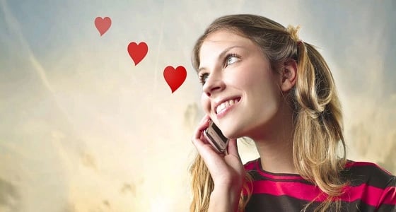 دراسة تكشف دور الهاتف في كشف حرارة العلاقة