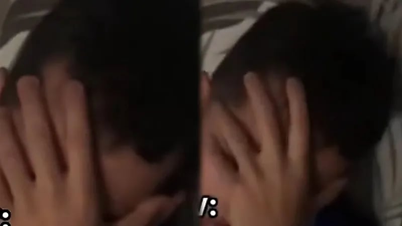 أم توثق انهيار ابنها بعد فوز الهلال: الحمدلله إني هلالي يا يمة.. فيديو