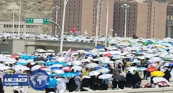 بالفيديو والصور ..ازدحام الحجاج المتعجلين لرمي الجمرات على مشعر منى