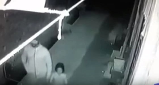 فيديو جديد يظهر قاتل ومغتصب الطفلة الباكستانية زينب