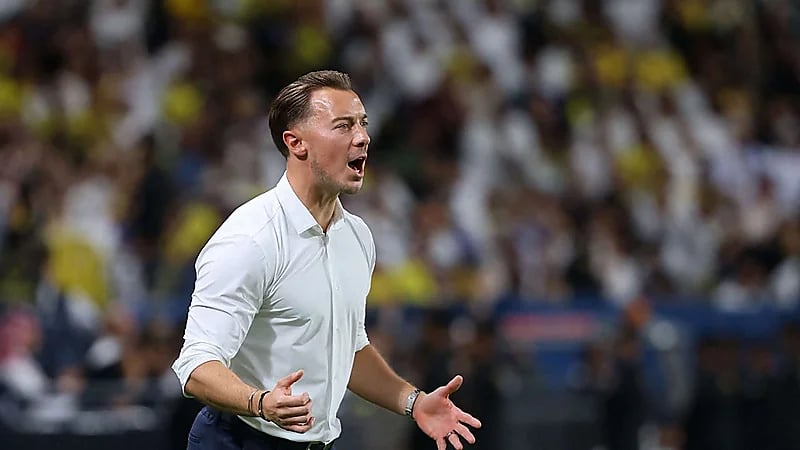 الأهلي يقترب من إقالة يايسله ويتفاوض مع مدربين إيطاليين