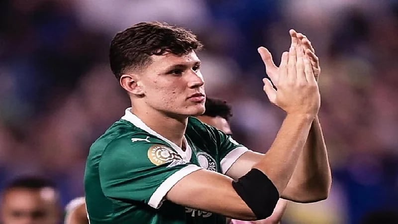 أندية روشن تفاوض البرازيلي بينيديتي