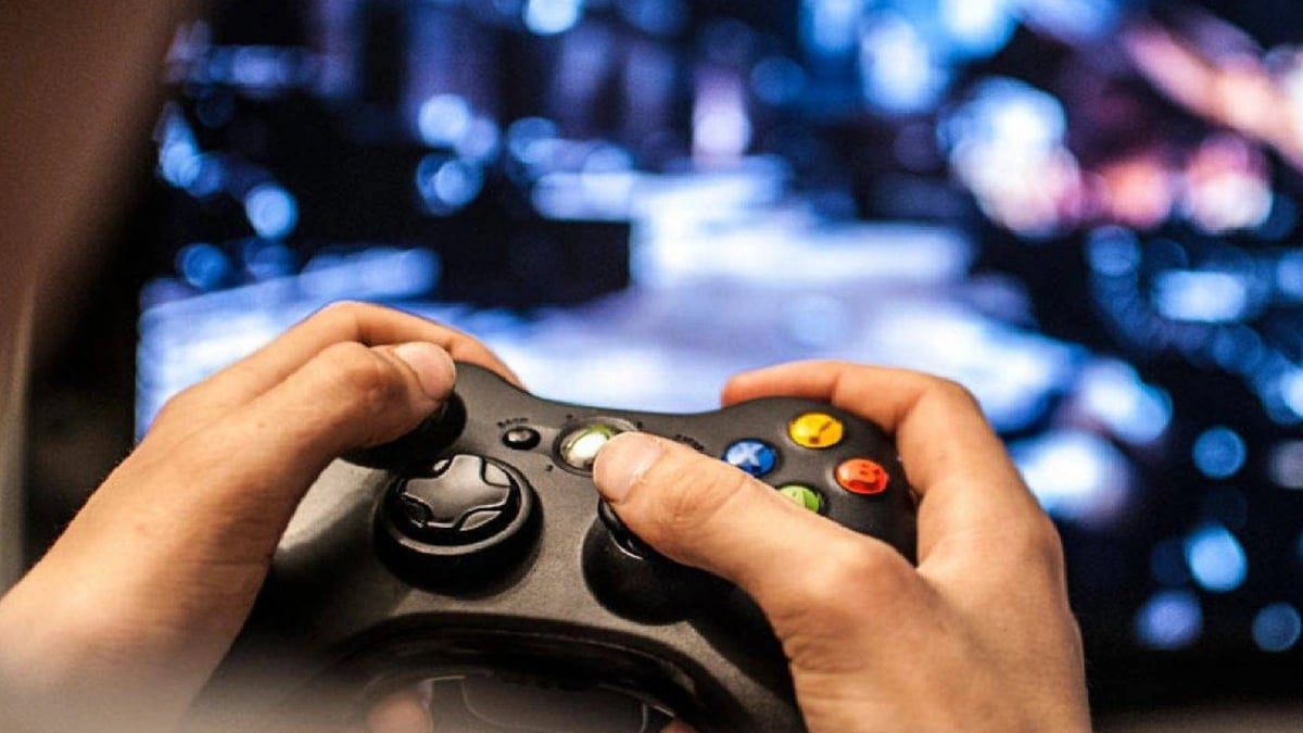 السجن لأب قتل ابنته الرضيعة أثناء لعبه