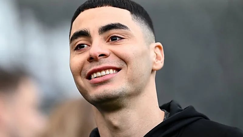 الشباب يتفق شفهيًا مع نيوكاسل على ضم ألميرون ومتبقي التفاصيل النهائية