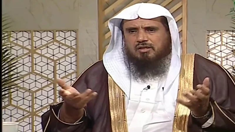 الخثلان يوضح حكم دعاء الأم على أولادها.. فيديو