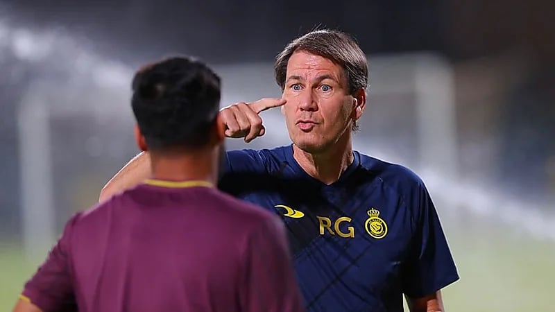 حقيقة رغبة مدرب النصر في العودة لتدريب ليون الفرنسي