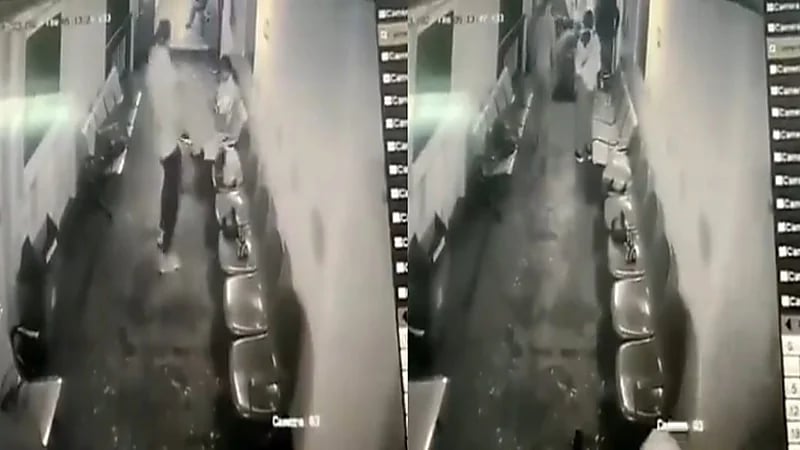 بالفيديو.. لحظة إلقاء رجل لزوجته في عرض البحر