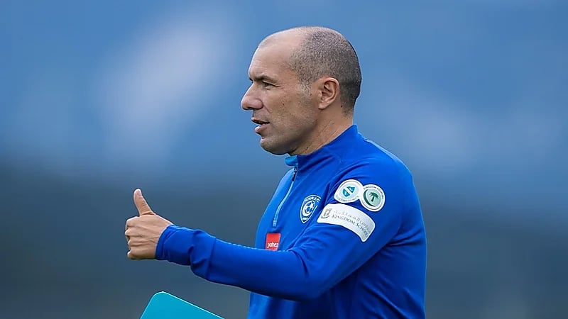 مدرب الهلال يطلب رحيل 3 لاعبين أجانب بينهم غوميز 