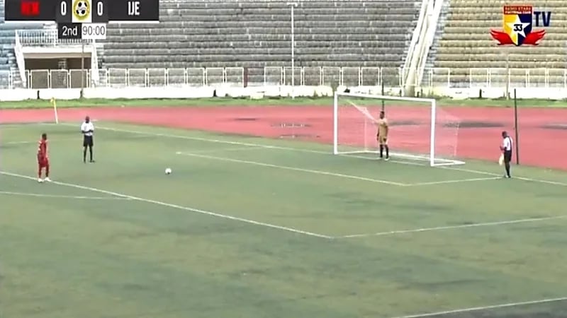 بالفيديو.. تسديد غريب لركلتي ترجيح يثير الجدل