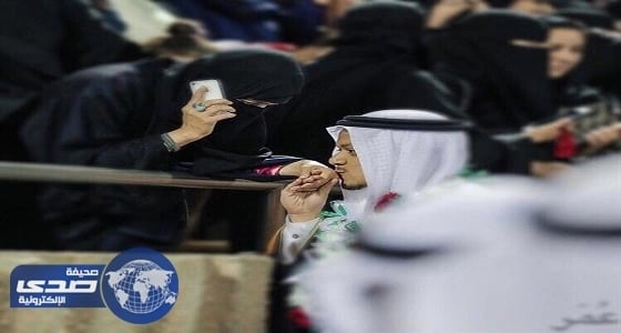 بالصور.. فرحة الأمهات بتخرج أبنائهن من جامعة الملك فهد للبترول والمعادن