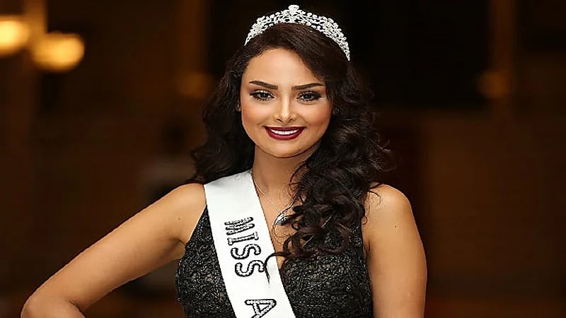 بالصور.. ملكة جمال تعلن زواجها بعد تهديدها بالقتل