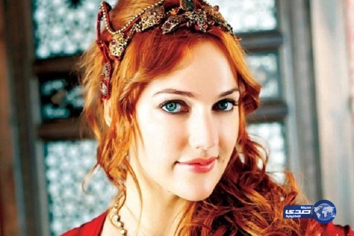 “السلطانة” تطلب مليون دولار من فنان خليجي.. مقابل؟