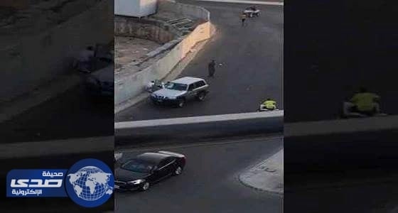 بالفيديو..رجل المرور  المعتدى عليه من سائقي دبابات جدة يكشف تفاصيل جديدة وسبب تواجد شقيقه اثناء الواقعة