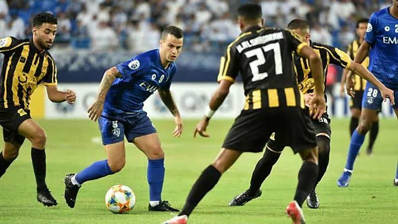 الاتحاد يفاجئ لاعبيه بقرار جديد قبل كلاسيكو الهلال