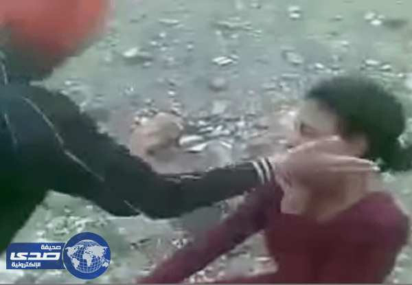 مغربي يختطف الفتيات ويهددهن بالذبح ثم يغتصب أجملهن