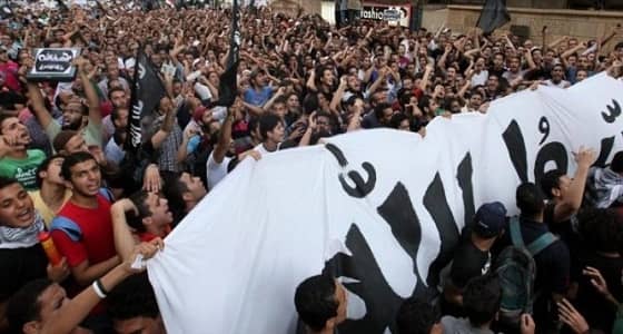 محمد رمضان يثير الجدل بين جمهوره بصوره في دبي