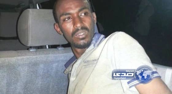 ضبط مروّج خمور إثيوبي في وضع فاضح مع حدث بخميس مشيط