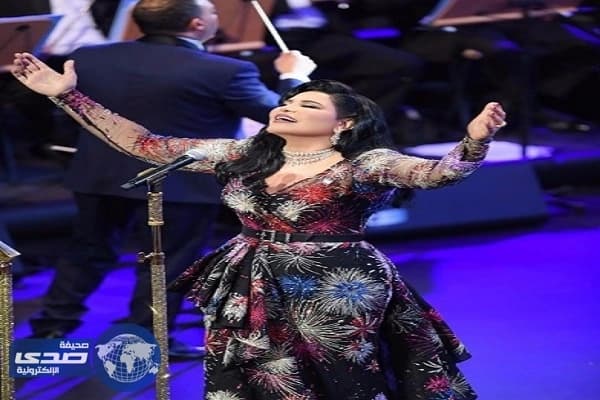 نجمات تألقن بفستان أحلام الذي اثار ضجة خلال أحياء حفل الكويت