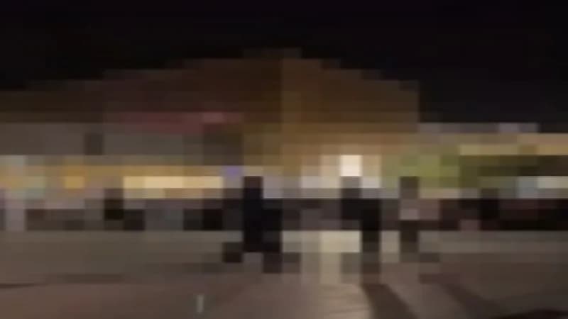 شاهد.. لحظة القبض على مغني راب في إحدى المجمعات بالرياض