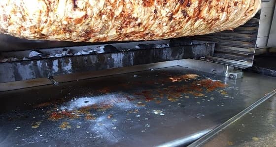 بالصور.. ضبط 16 كيلو دواجن وخضروات تالفة في مكة