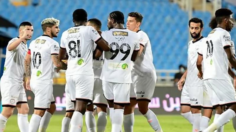 الشباب يتفق مع مهاجم ضمن الدوريات الخمس الكبرى بنسبة 95%