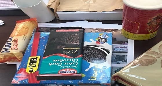 بالصور.. إتلاف 15 كيلوجرام من المواد الغدائية منتهية الصلاحية بالقطيف