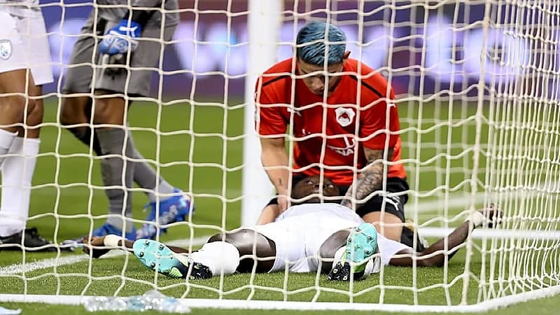 إلغاء مباراة الريان والوكرة إثر سقوط " كوليبالي" على أرضية الملعب