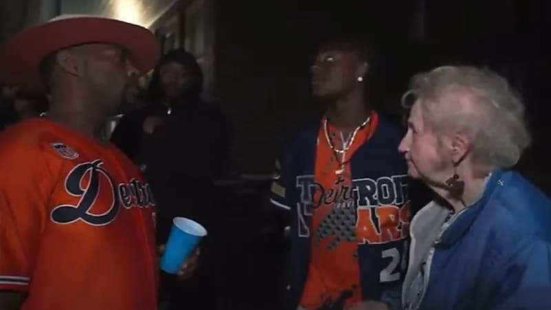 سبيد يفاجئ متابعيه بإعلان اعتناقه الإسلام أمام والده المسيحي.. فيديو