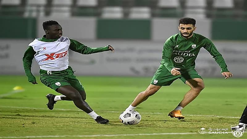 عودة ثلاثي الأهلي قبل مواجهة الاتفاق