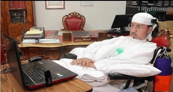 صور ستيفن هوكينج المصاب بمرض الأذكياء يتصدر مواقع التواصل