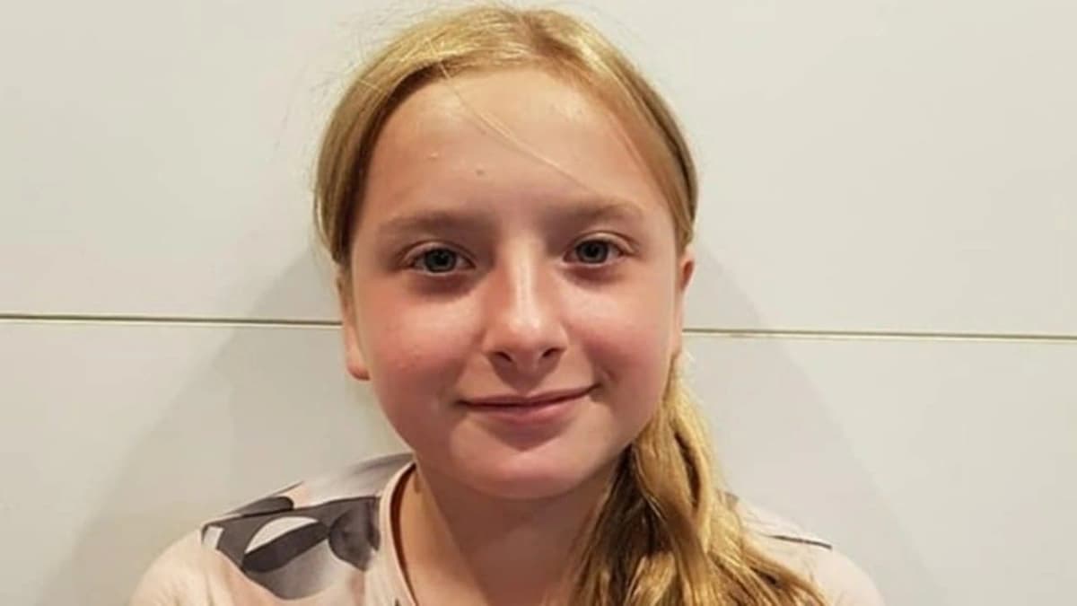 مهاجرة جزائرية تفتح حقيبة بداخلها طفلة مقتولة.. فيديو