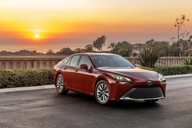 تويوتا ترفض التحول الكامل نحو صناعة السيارات الكهربائية وتحذر من هذا الهوس