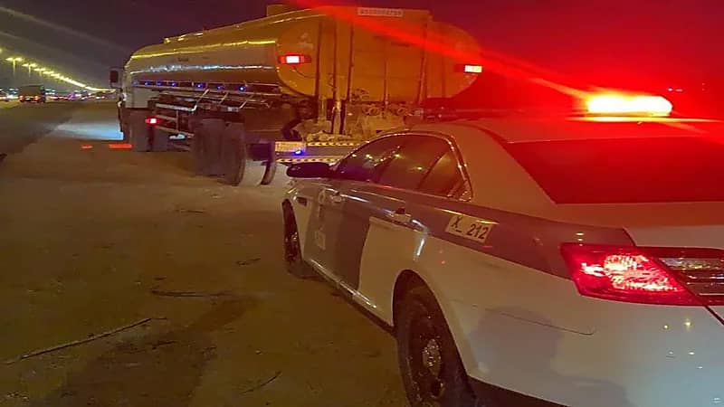 القبض على قائد مركبة تخطى الرصيف وتجاوز الإشارة في الرياض