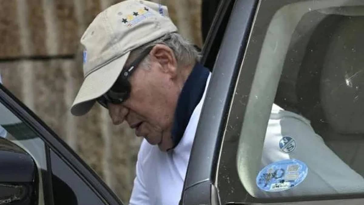 مذكرات ملك إسبانيا السابق تثير جدلاً واسعًا