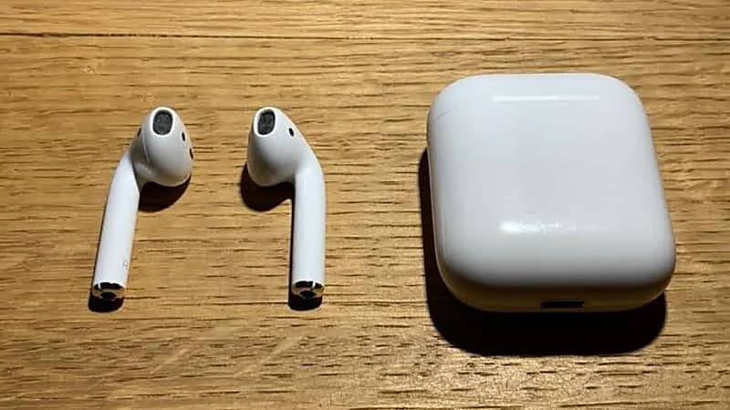طريقة لإعادة ضبط المصنع لسماعات Airpods